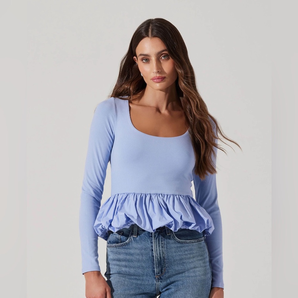 NWT Astr Bubble Hem Peplum Top